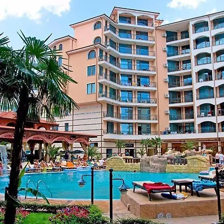 Апартамент Karolina Complex *